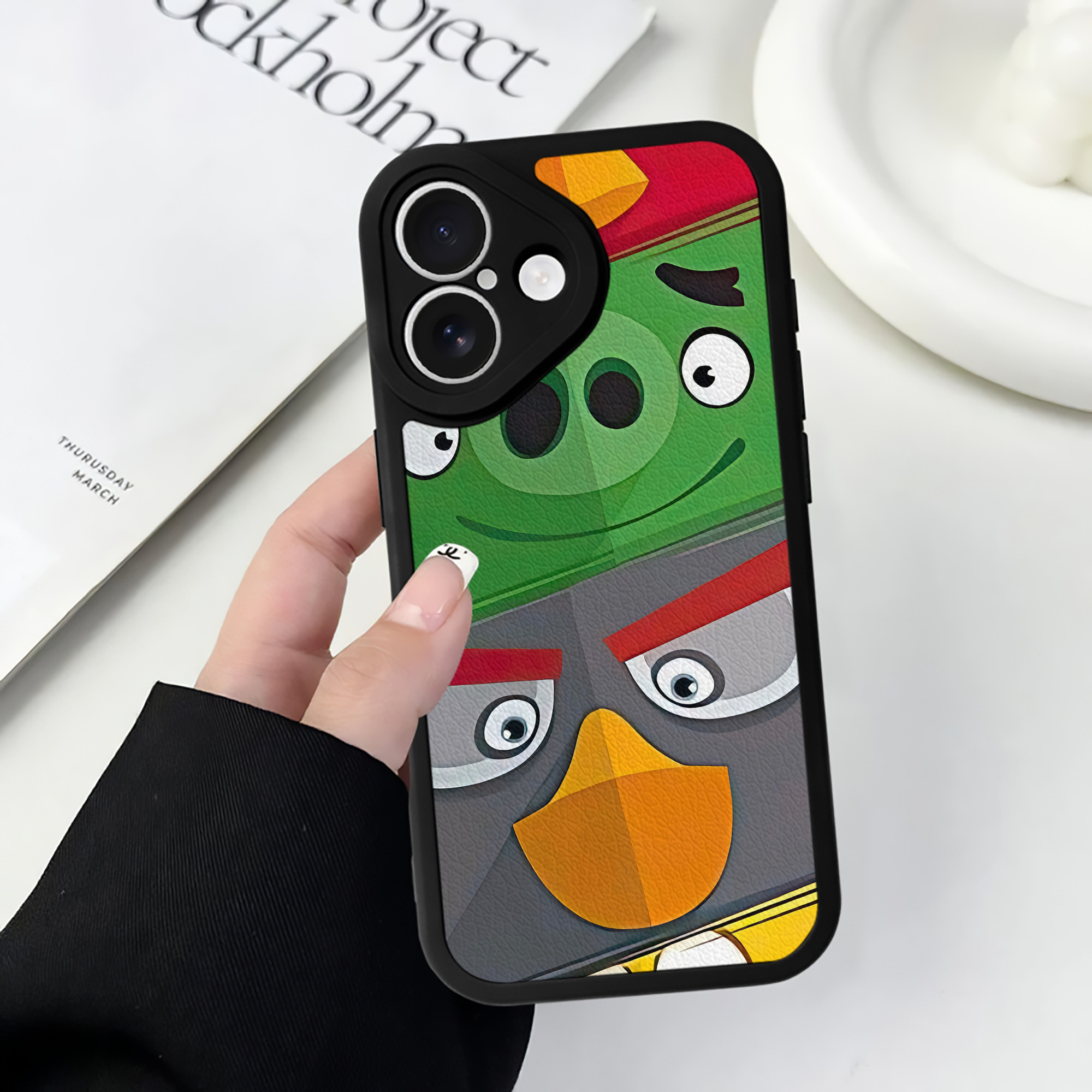 （画像用） Angry Birds アングリーバード 【iPhone 16シリーズ対応】シリコンスマホケース（レザー調） 材質：シリコン